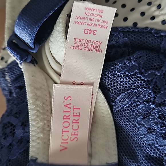 Victoria's Secret Unlined Demi Bra - Picture 5 of 8